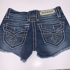 Rock Revival 27 Scarlett short